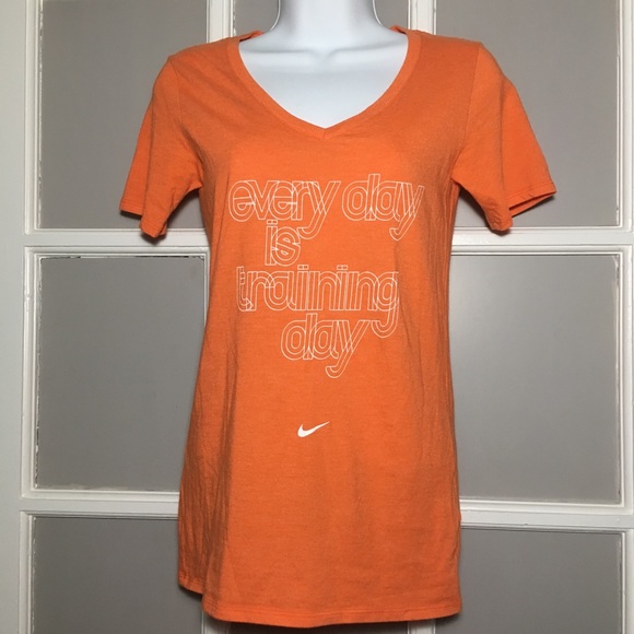 NIKE T-SHIRT ATHLETIC CUT - Picture 4 of 8